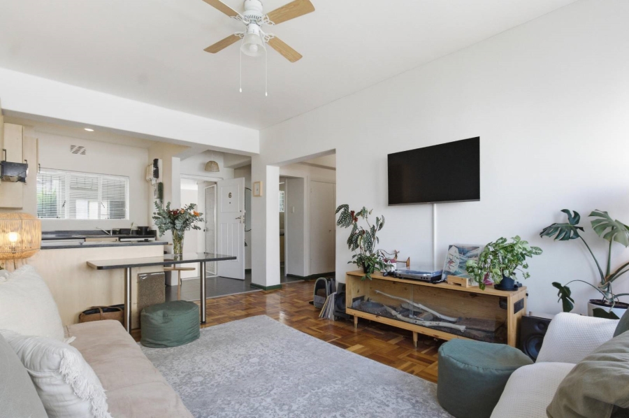 1 Bedroom Property for Sale in Sea Point Western Cape